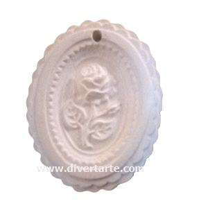 Oval com rosa em gesso perfumado